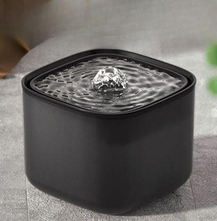 Fuente de Agua Gatopia — gato bebiendo agua en movimiento